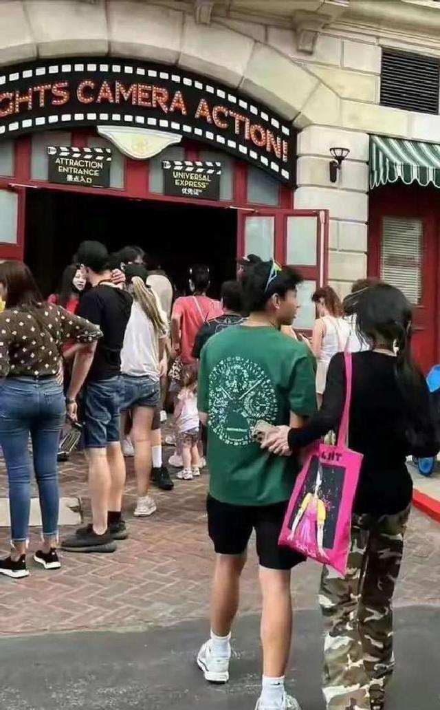 谢霆锋二儿子近照曝光！和张柏芝长得一模一样，老大像爸老二像妈