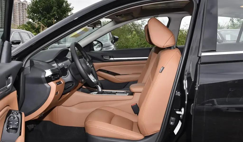 2025年—13万买日产天籁，是捡漏还是入坑？真相让人沉默！