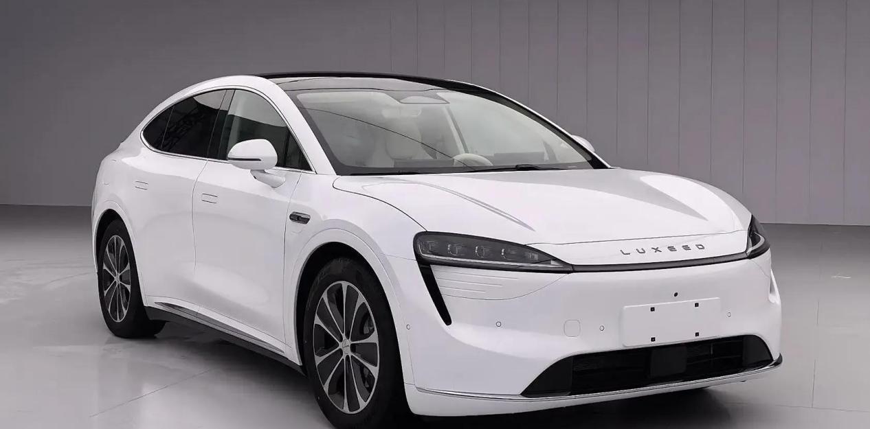 四月核爆!马自达EZ-60首秀,智界R7增程续航1673km,小鹏X9来袭