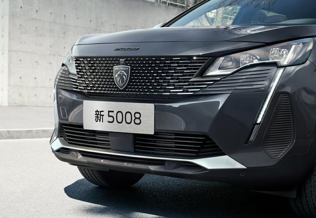 中型SUV卖紧凑级的价格，全新5008，211马力+8AT