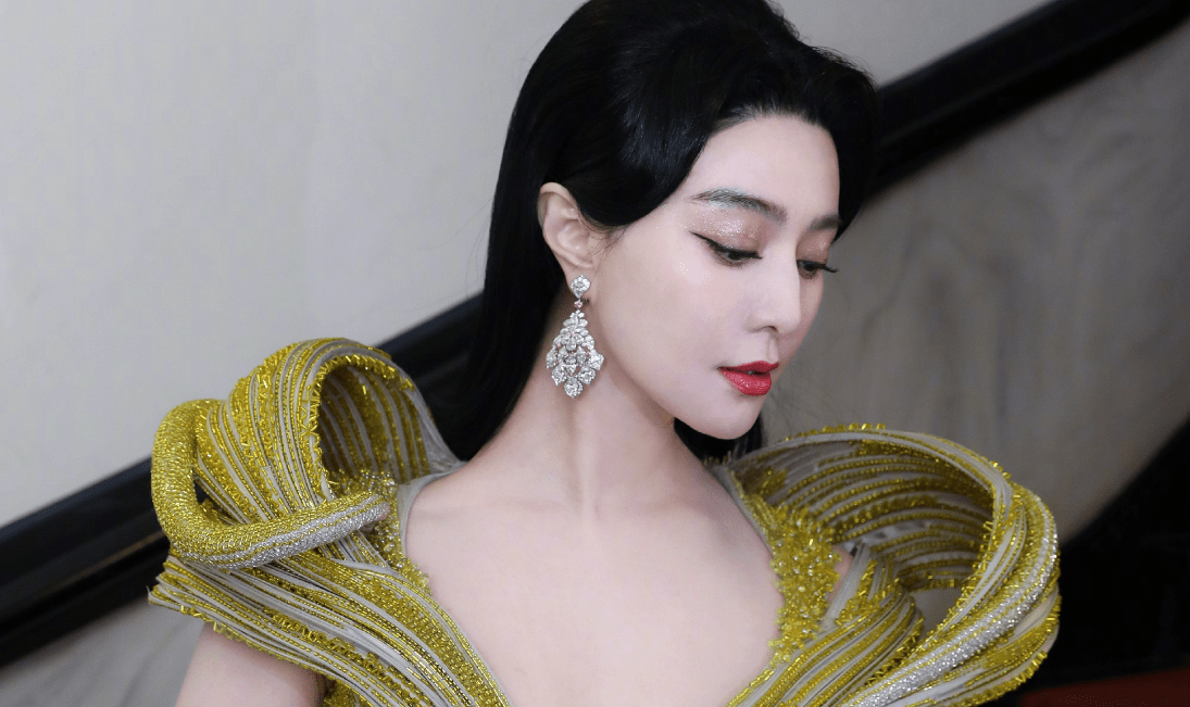 与李晨分手五年,范冰冰公开认爱,全网恭喜:终于等到这一天!