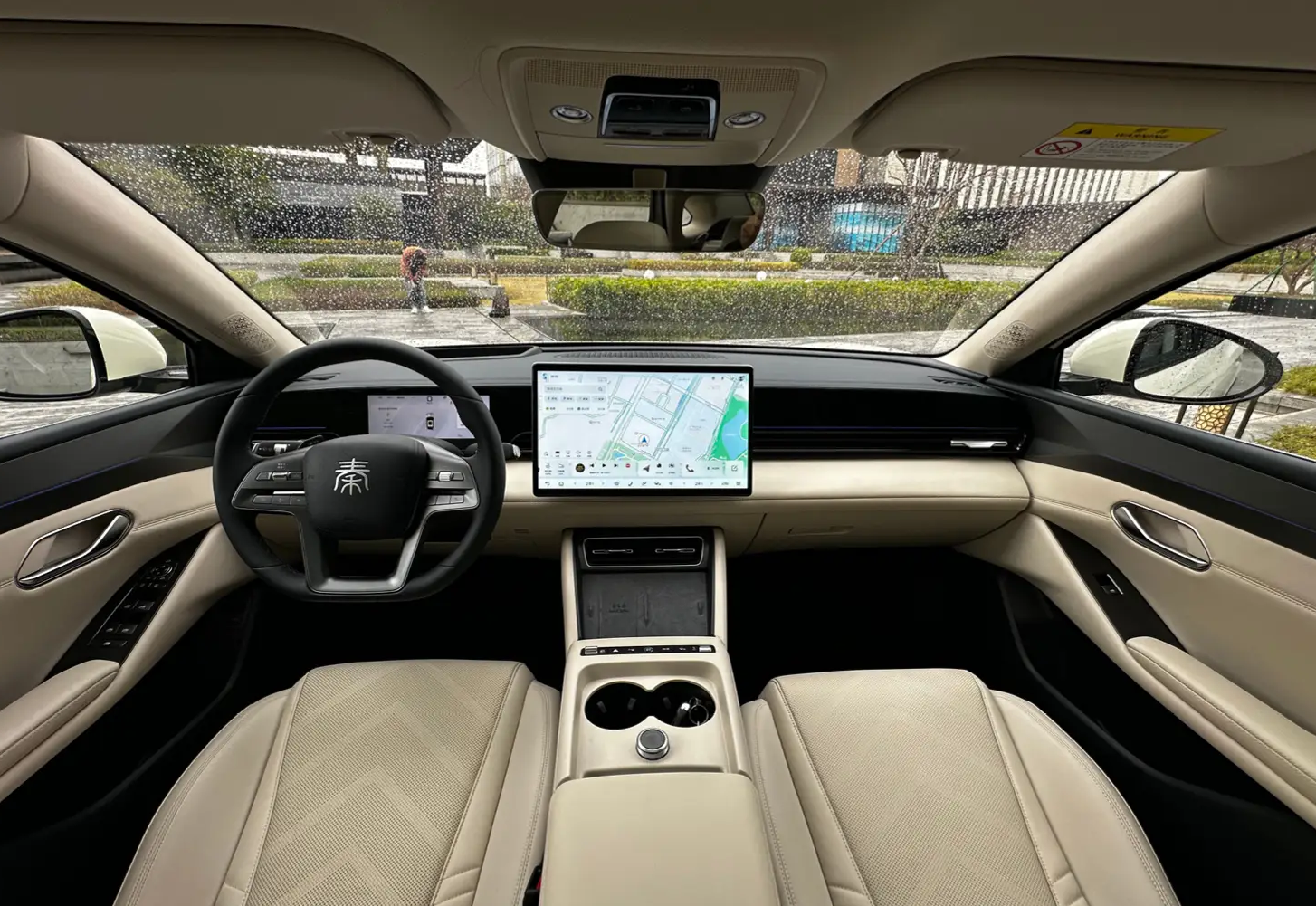 比亚迪秦L EV：纯电中型轿车的“六边形战士”来袭