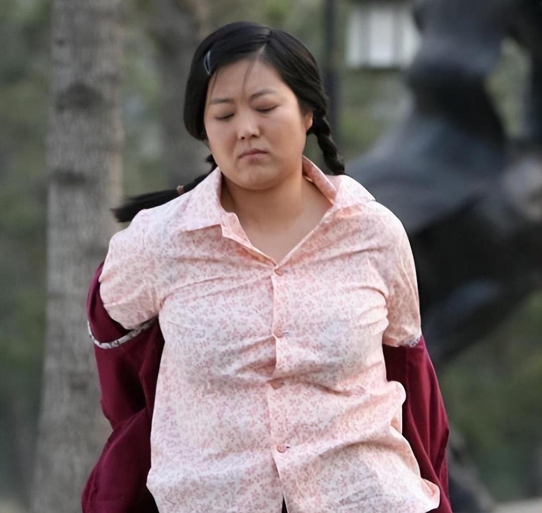 如今嫌弃她们容貌，曾经追求得如同“狗”的女明星，曾是绝世美人