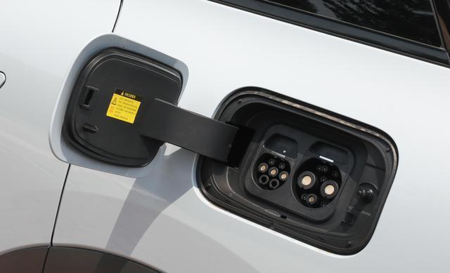 又一款10万级纯电SUV，五座布局+侧滑门，极狐新车