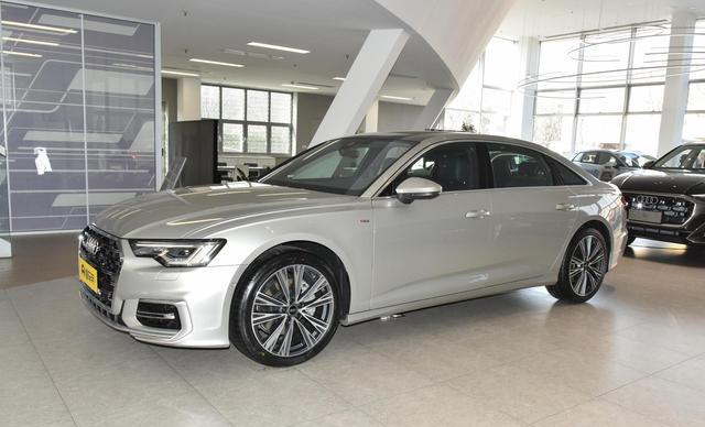 全新奥迪A6震撼登场，基于PPC平台打造，起售价46.2万元引热议