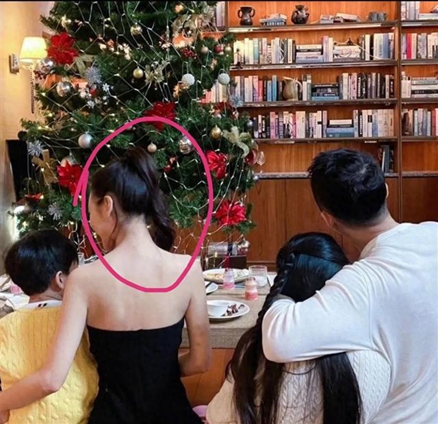 马筱梅疑带小玥儿姐弟回娘家，晒出2张照片释放4个信号