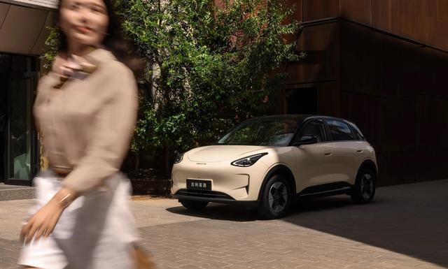 吉利开窍”了，推出高颜值SUV，6.98万起，4个月卖了7.9万台