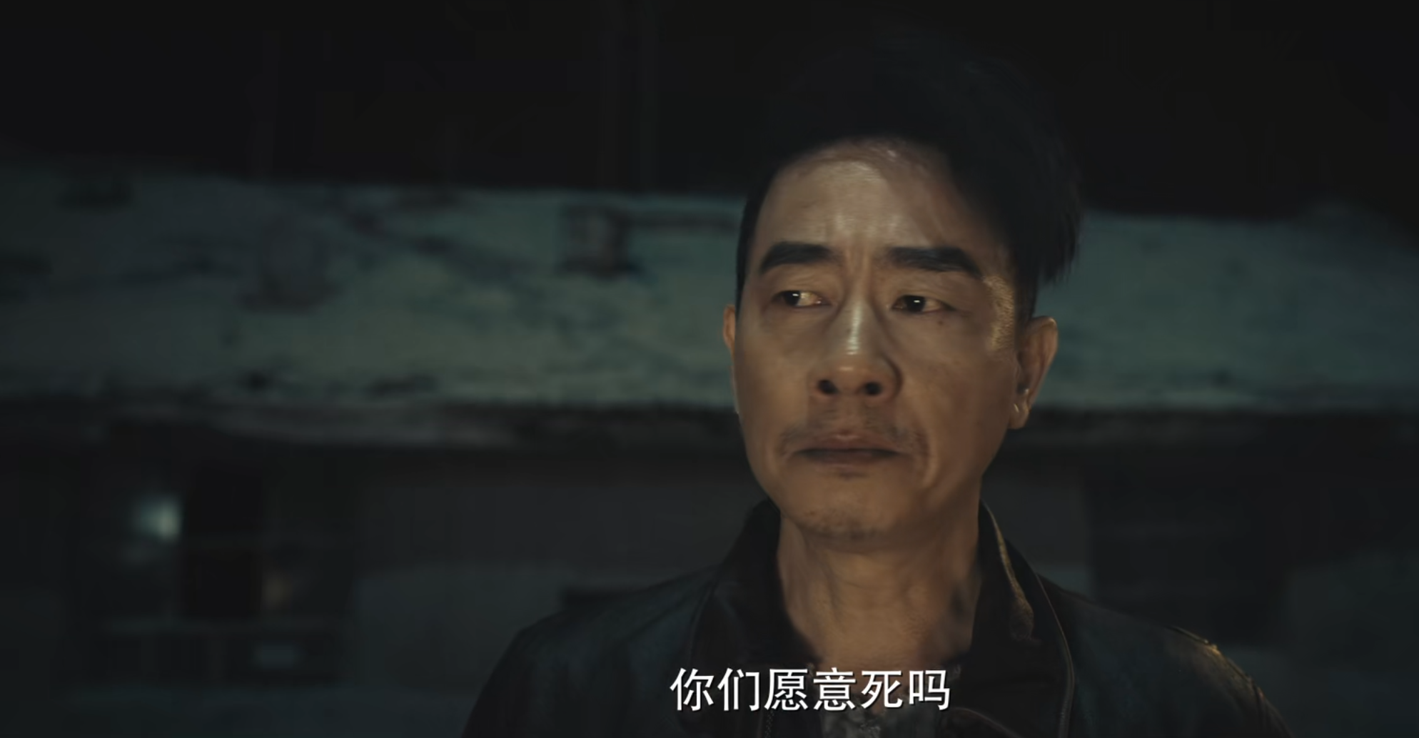 收手吧陈小春，58岁拍科幻大片擦边卖肉，上映4天票房仅54.7万