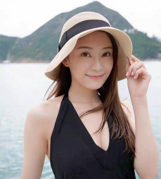 TVB力捧女星炮轰“黑粉”,晒18岁美照力证自己