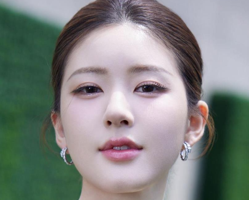 赵露思杂志大片引热议，前卫妆容背后有何玄机