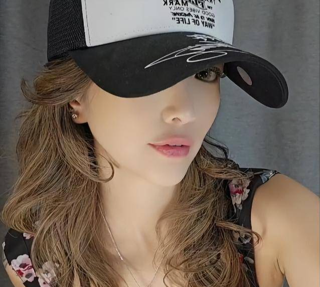 香港女星移民失败回香港,找工作的方式引发讨论!