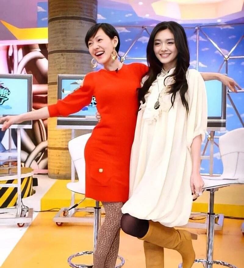 大S的意外去世引爆热议，神秘大姐身份大白于天下