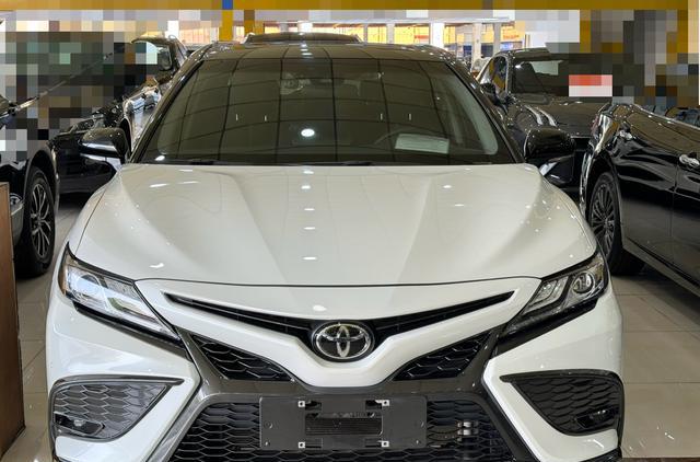 准新车!23款丰田凯美瑞2.0S骑士版,3.9万公里,入手不犹豫?