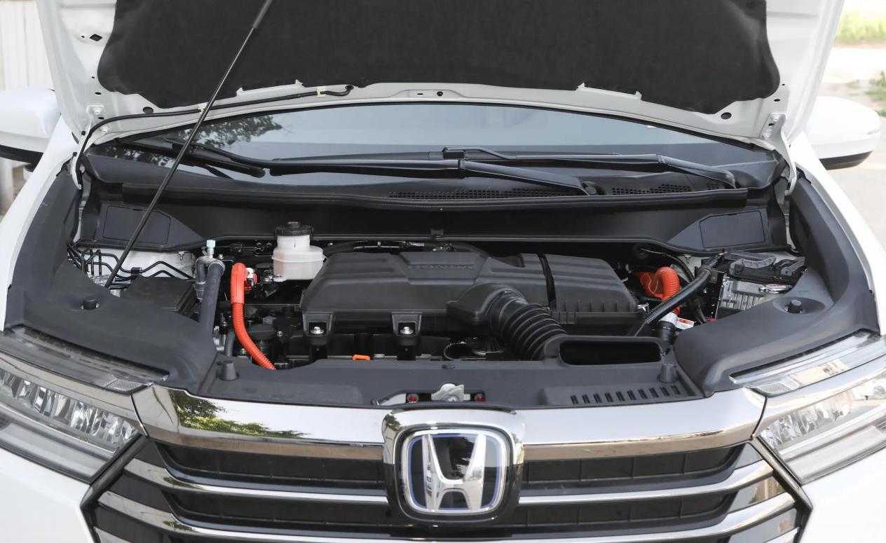 经常自驾游首选这3台MPV，配头等舱座椅，油耗低至5.5L，家用首选