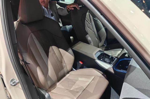 2025上海车展：全新宝马X3 M50 xDrive亮相