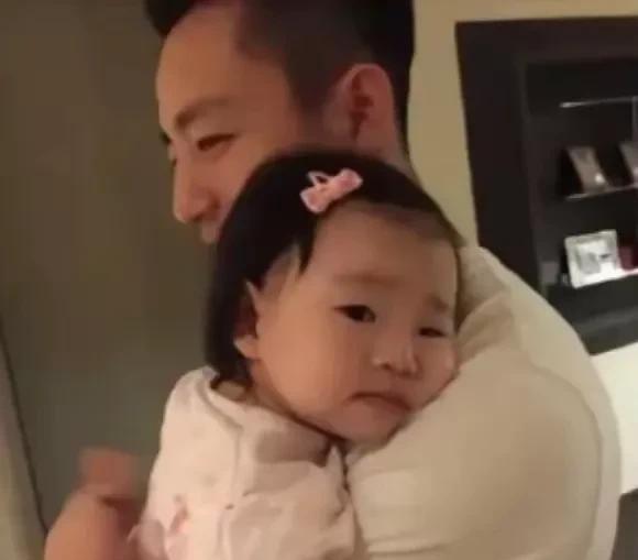 兰姐英语直播,说唱全能嗨翻天!小菲谈孩子欣慰。网友:支棱起来