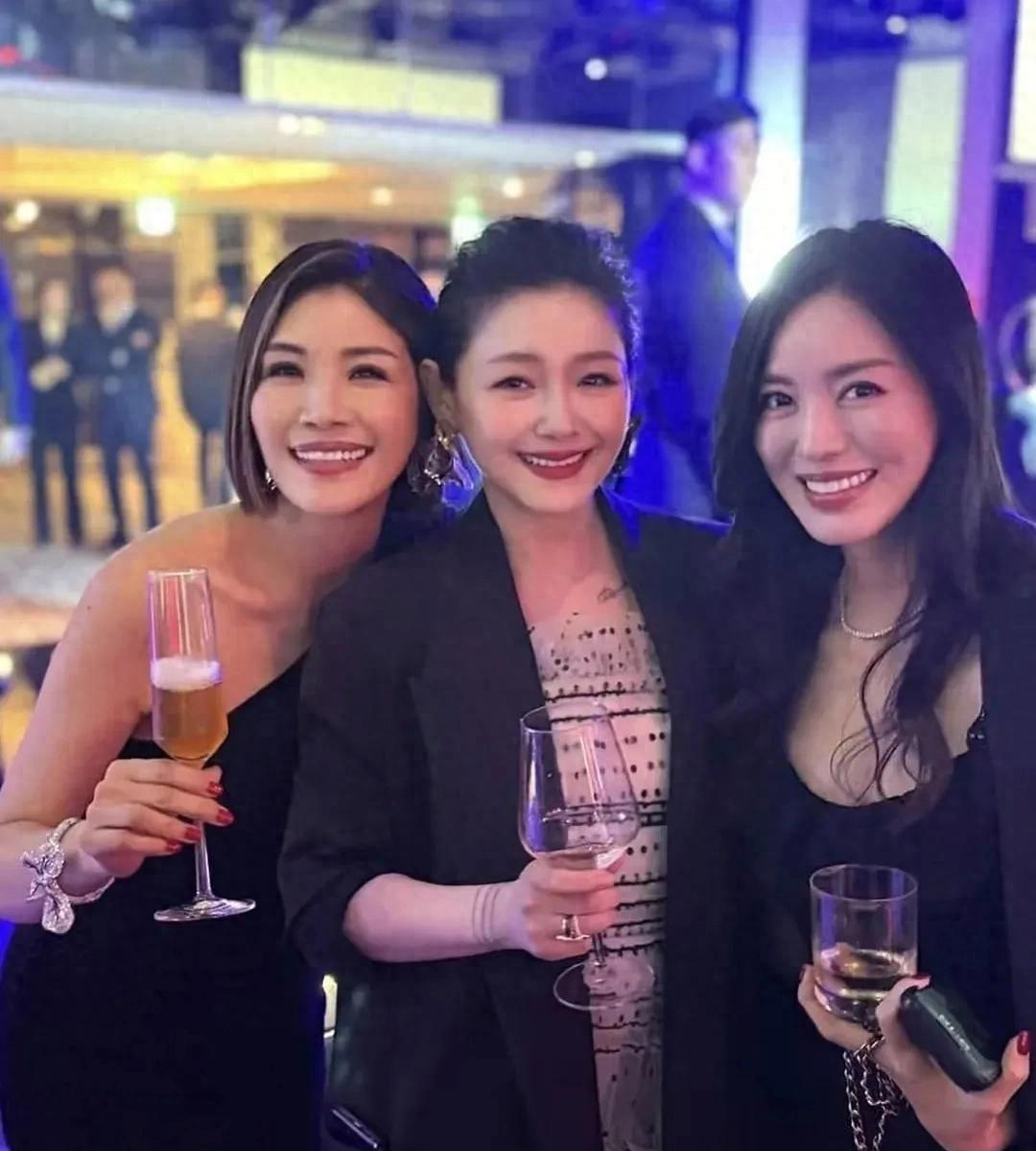 汪小菲深夜直播:马筱梅打扮大S女儿“很有一套”,儿子很可爱