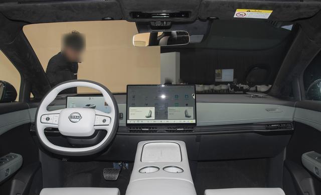 东风日产N7实车到店,4月13日开启预订,预计售价20万元以内受关注