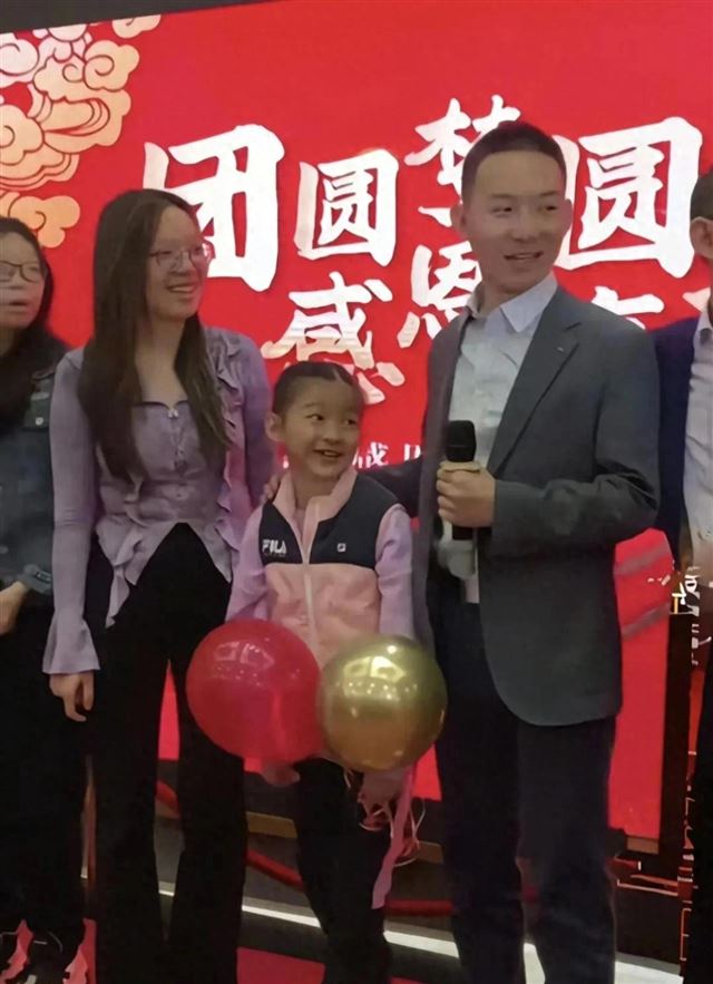 居然有人吐槽谢浩男大妹妹丑，你是不知道她打扮起来有多好看！