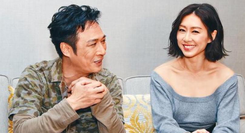 她嫁给吴镇宇20年从不做家务，50岁仍像少女，堪称最幸福的女星