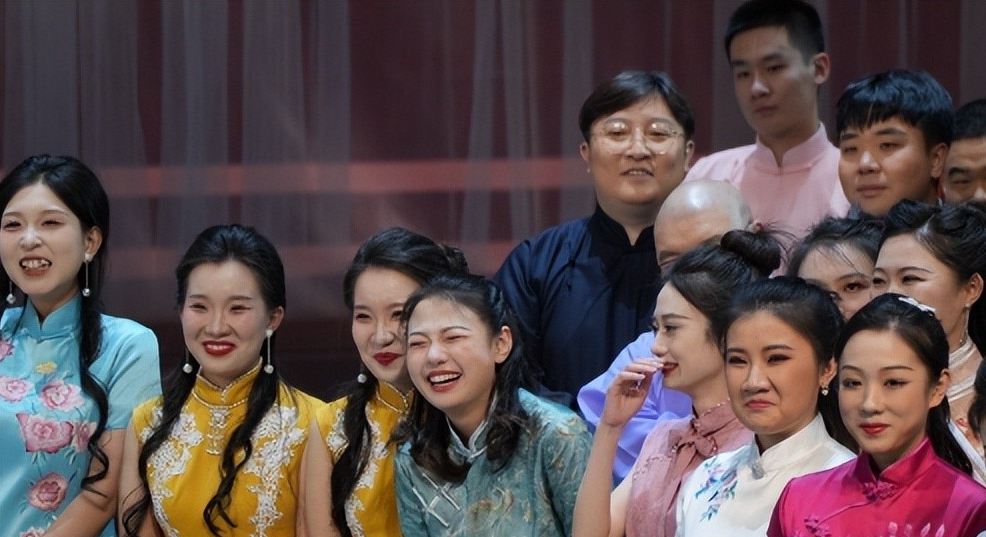 看了德云社今年跨年专场，才知郭德纲有多捧赵芸一