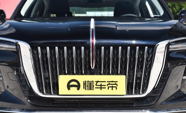 全新红旗H5，轴距2920mm，内饰讨喜，油耗低至51L，适合家用