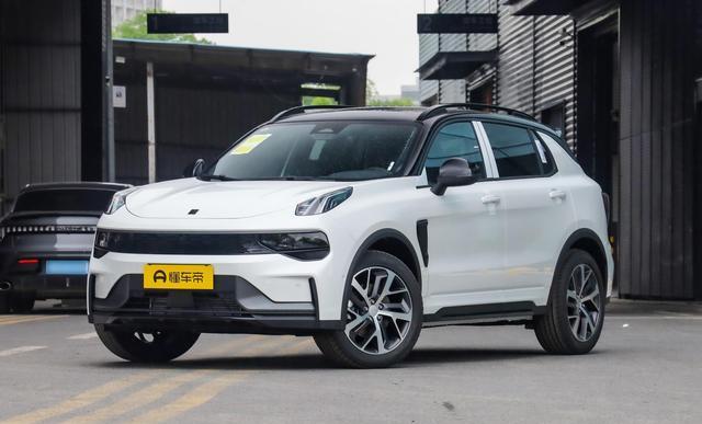 领克01焕新版内饰官图发布，新车6月10日上市，现款售价15.58万元起