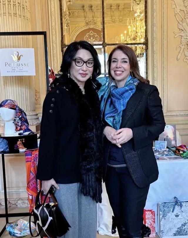 57岁金星五官越来越硬朗，网友辣评：越来越老男人样，变性失败