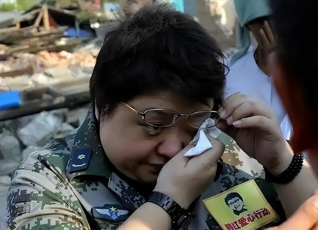 韩红母亲去世后恶心一幕出现！后事安排被喷不孝，死前遗愿曝光