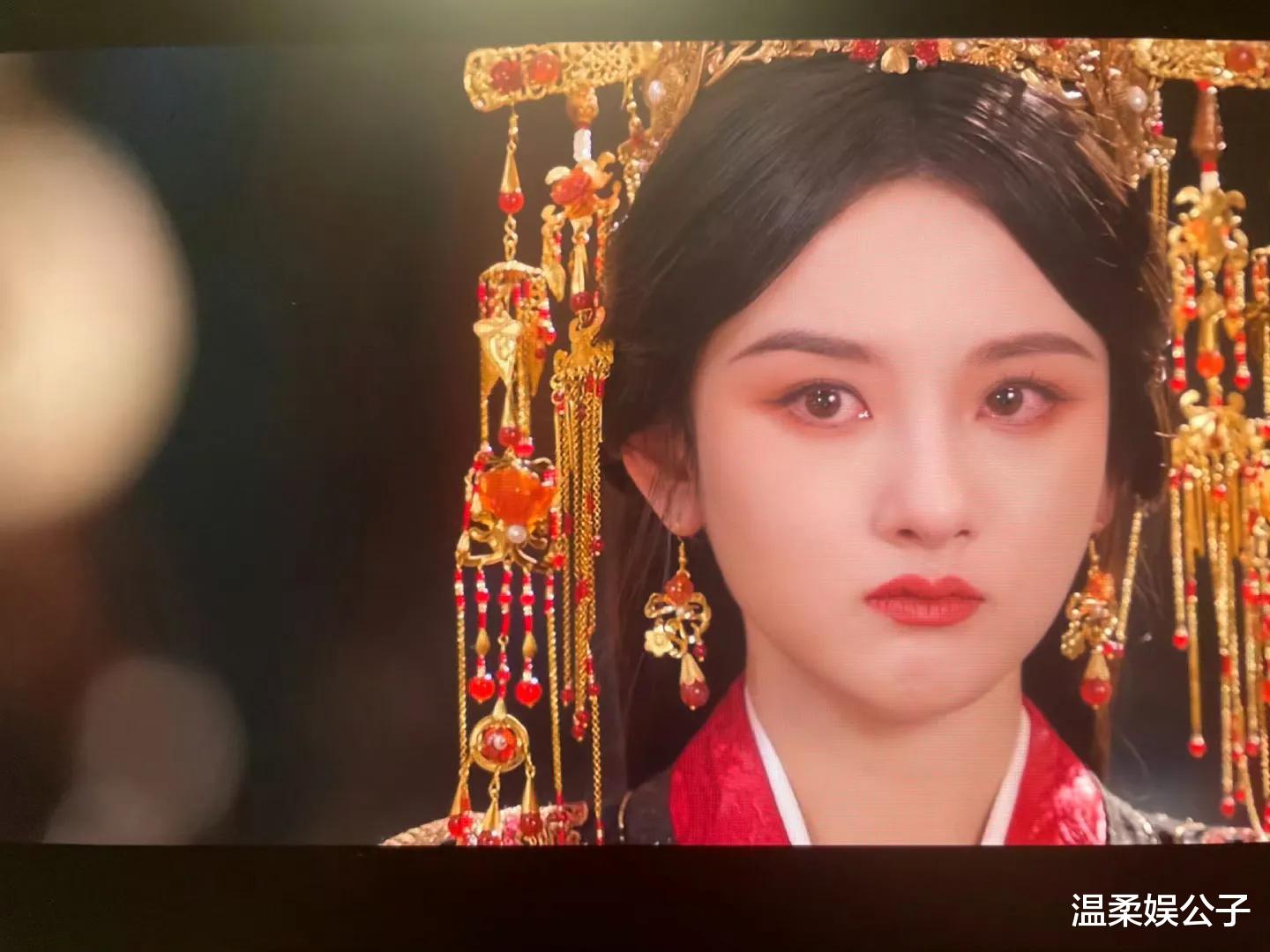 杀疯了！冲着宋祖儿看《折腰》，没想到却被75岁女配角刘晓庆惊艳