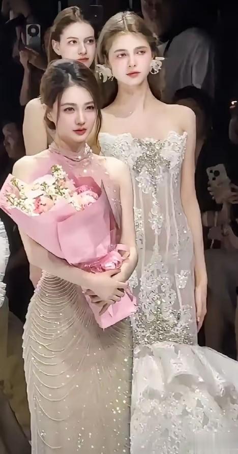 一手好牌打稀烂，徐璐亲手\毁\了玉娆的灵气，现在连老粉都认不出