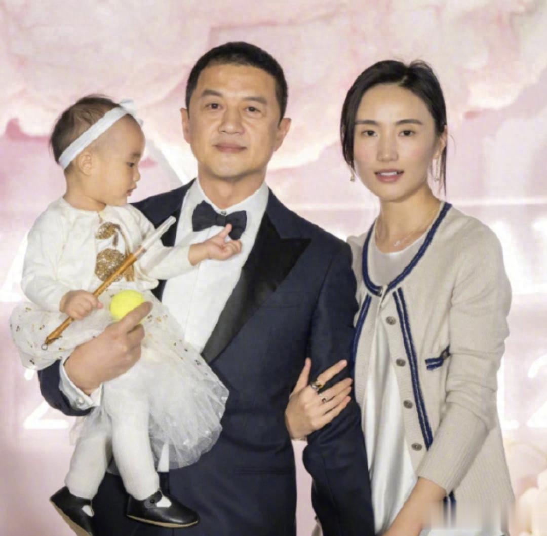 李亚鹏与娇妻离婚！女方近期动态伤感满满，被劝别离婚还暖心回复