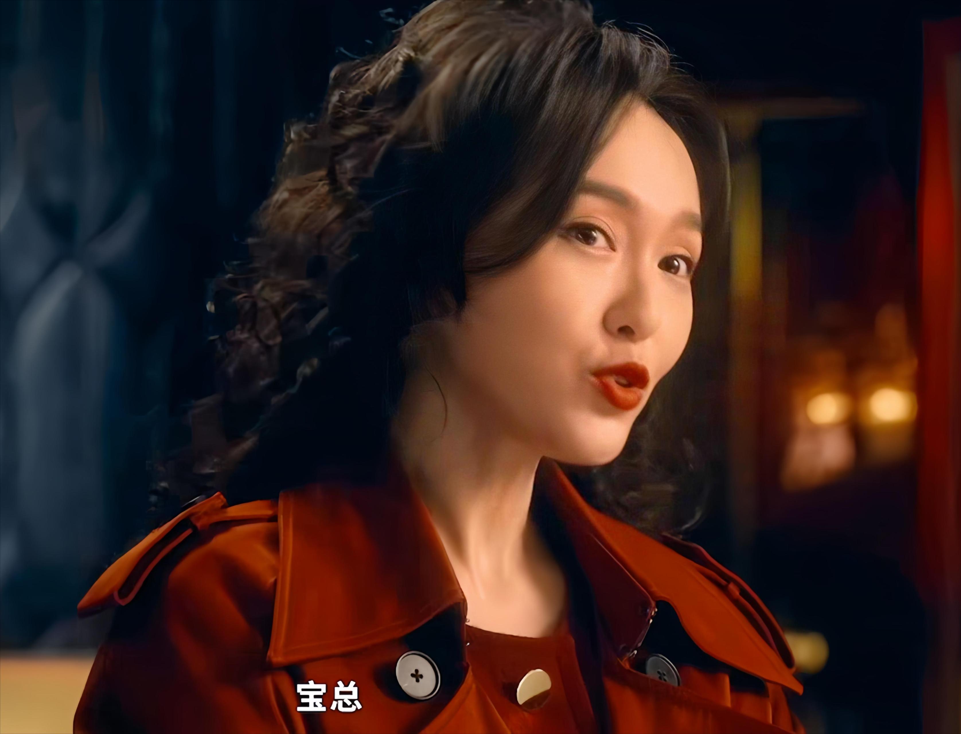 唐嫣出席线下活动，小腿白皙纤细、胯大腰圆，才懂珠圆玉润有多美