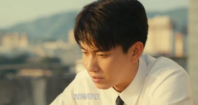 给2025年10部犯罪悬疑剧排个名：《绝密较量》垫底，《棋士》第3