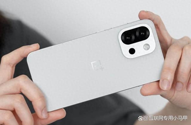 发布快三个月了,已跌价436元,6.32英寸直屏+6260mAh