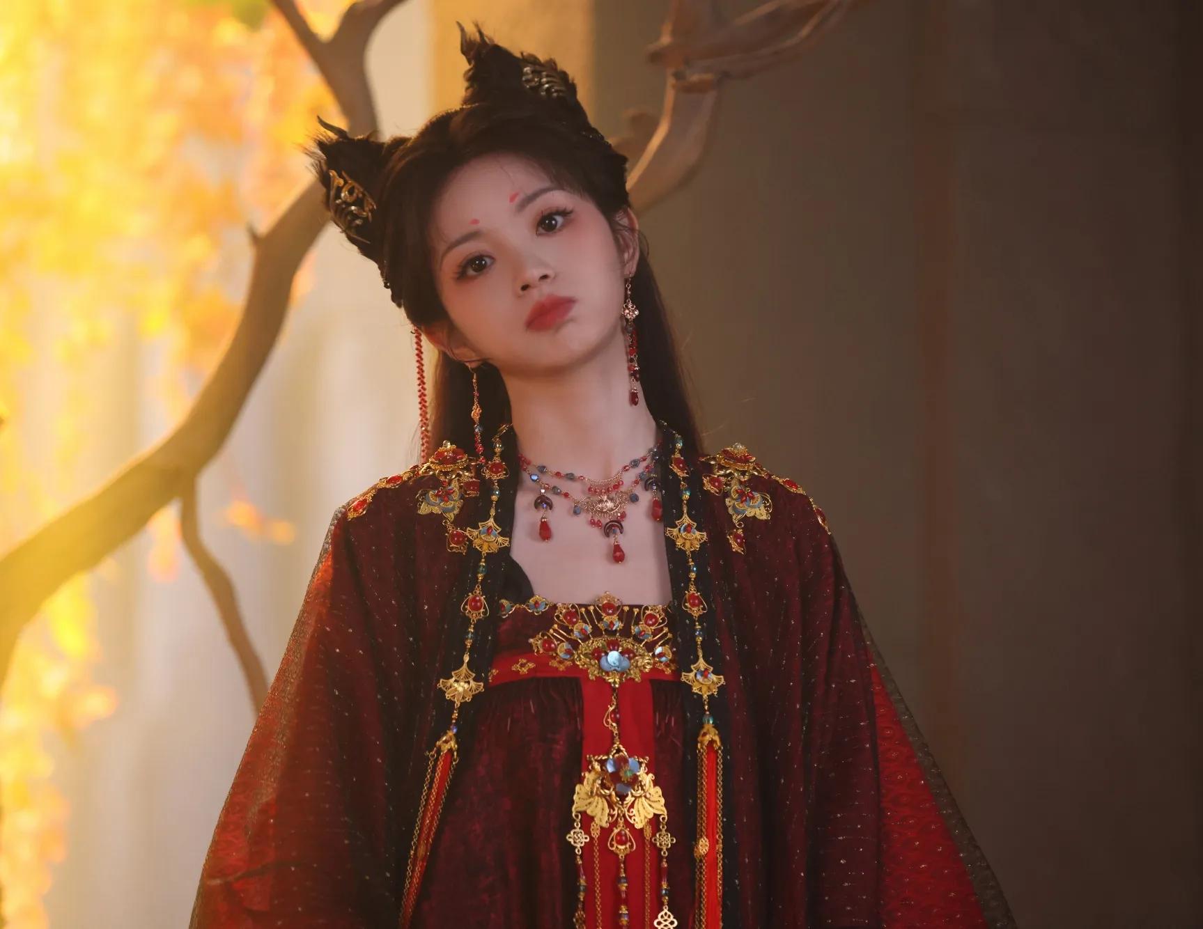 田曦薇最新古风剧照来袭，真美呀