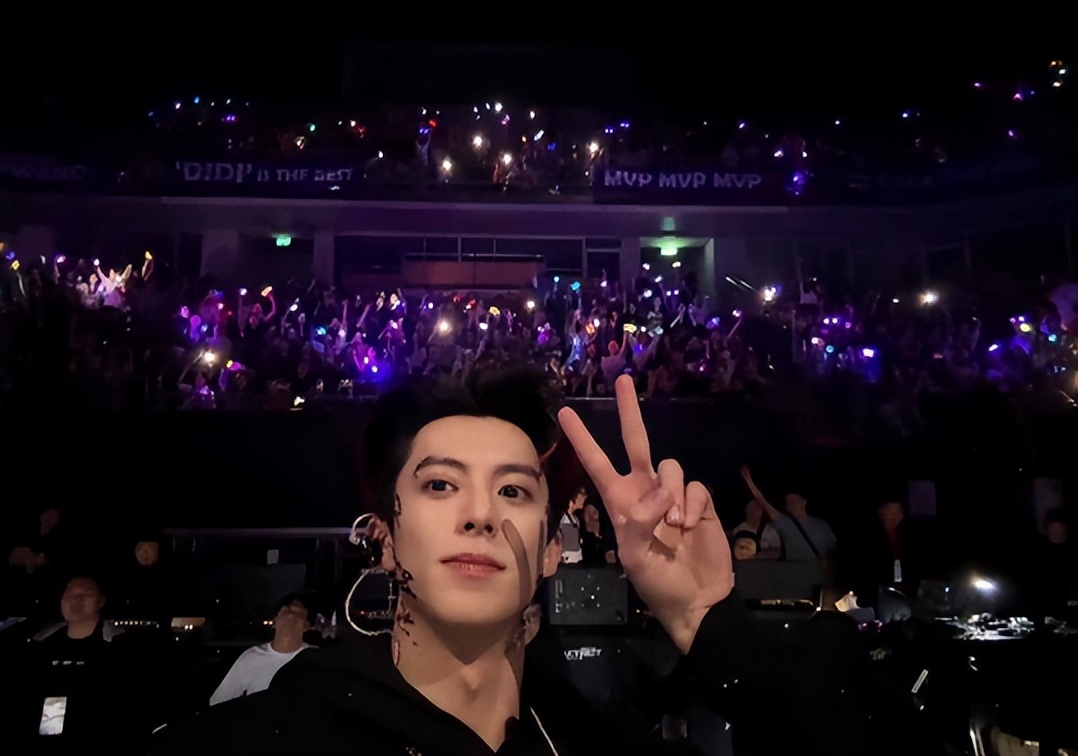 十年神秘女友风波刚3个多月，26岁王鹤棣近况曝光，一点也不意外