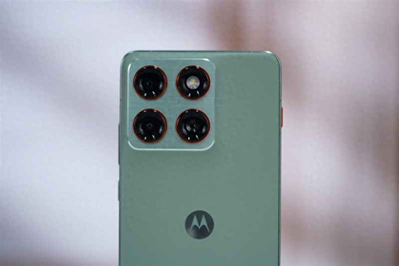 安卓Air首秀！ 聯想moto X70 Air 評測：159g的極致輕薄