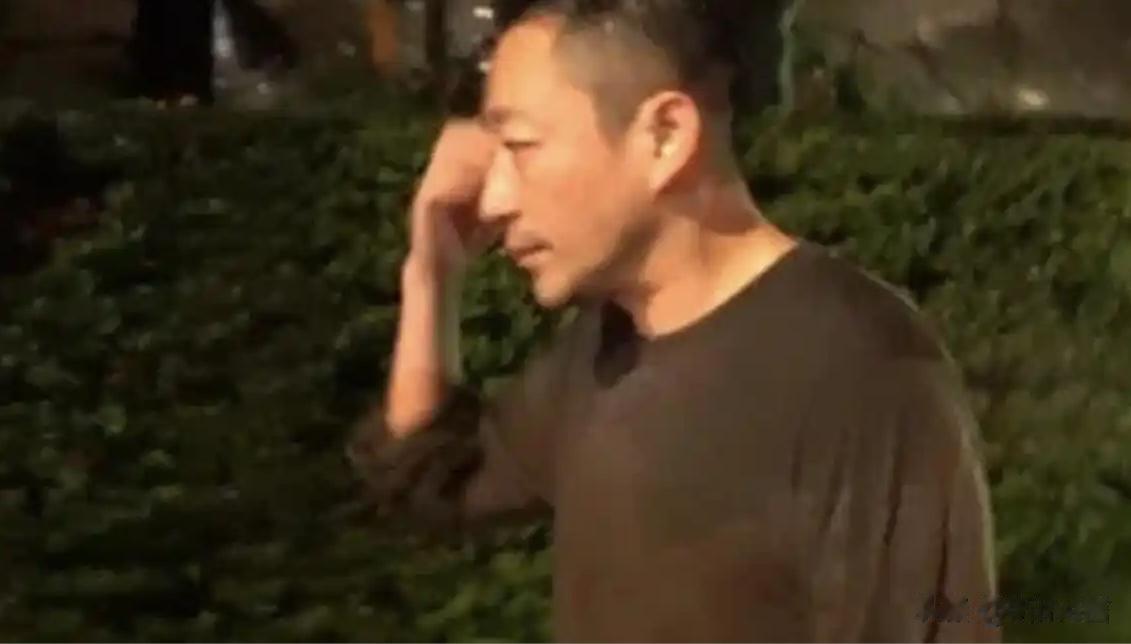 幸亏汪小菲带孩子走了,如今S家彻底成“狼窝”,3个人联手做戏!