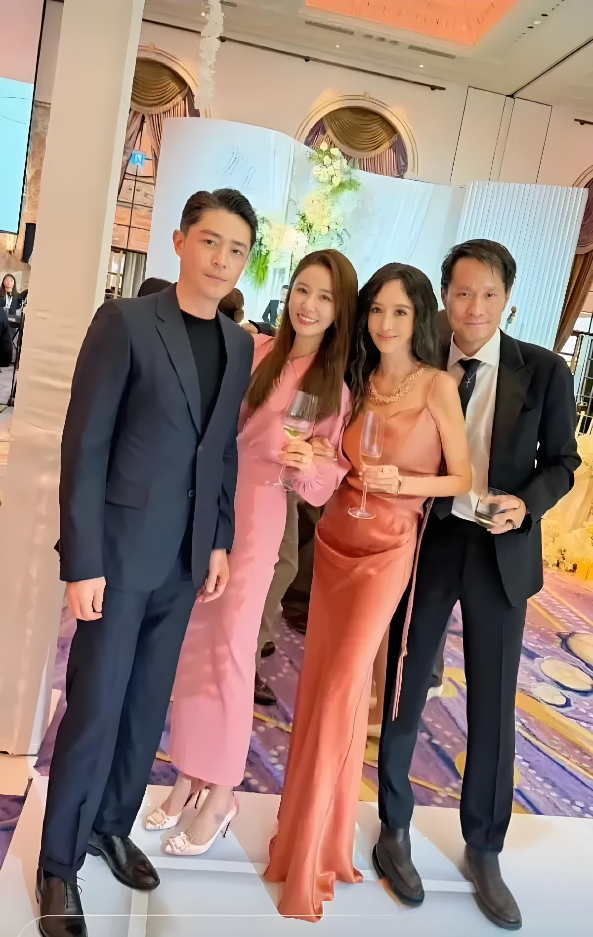 霍建华林心如好友婚礼上甜蜜亲吻！结婚9年仍如热恋，太甜了！