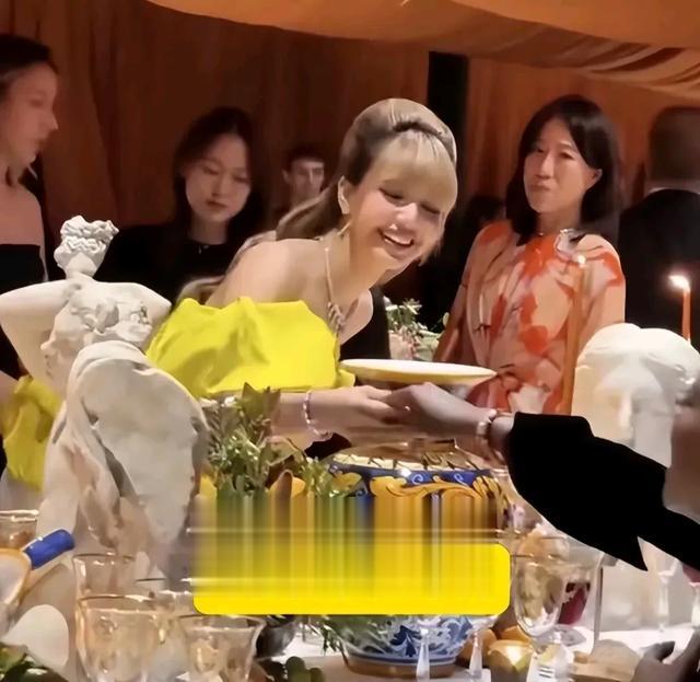 宝格丽老板什么意思？刘亦菲失宠被裁掉，Lisa占C位。