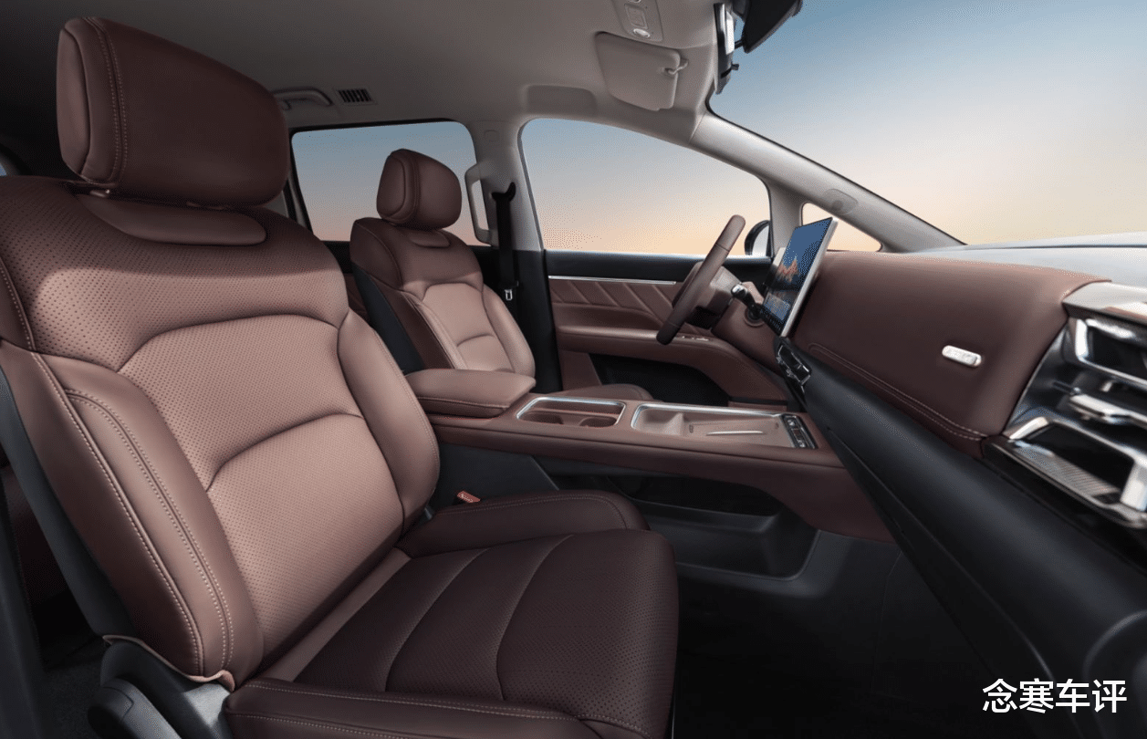 五菱星光730预售7.68万，一车三动力，续航1100公里，能对外放电