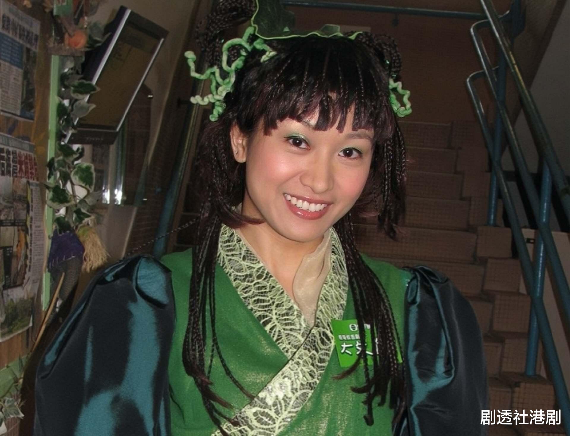 香港知名女星人设突然崩塌，摆地摊还房贷，多次拒绝男友求婚