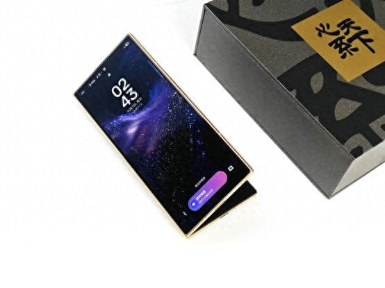 心系天下三星W26評測：折疊屏旗艦的高端典范