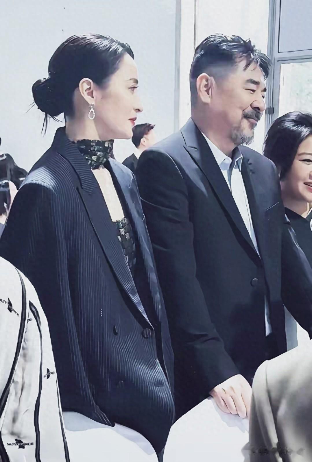 50岁蒋勤勤金鸡奖气场全开！陈建斌一旁偷瞄，皇后娘娘杀疯了！