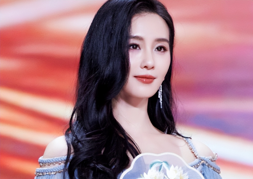 微博之夜阵容官宣：85花3人下桌，王一博和他太意外，杨幂成赢家