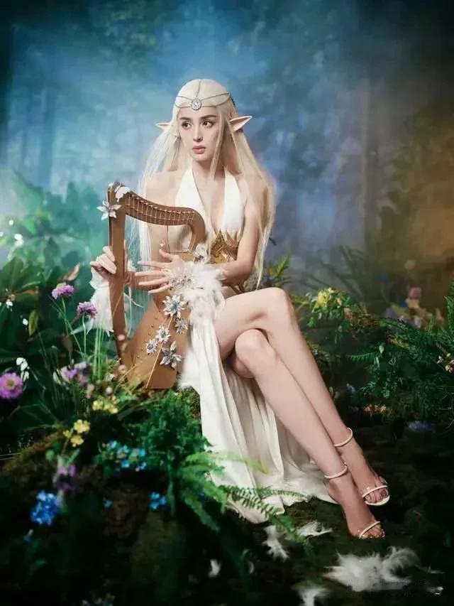 古力娜扎cosplay天使，这腿太美了可惜她没有脚脖子