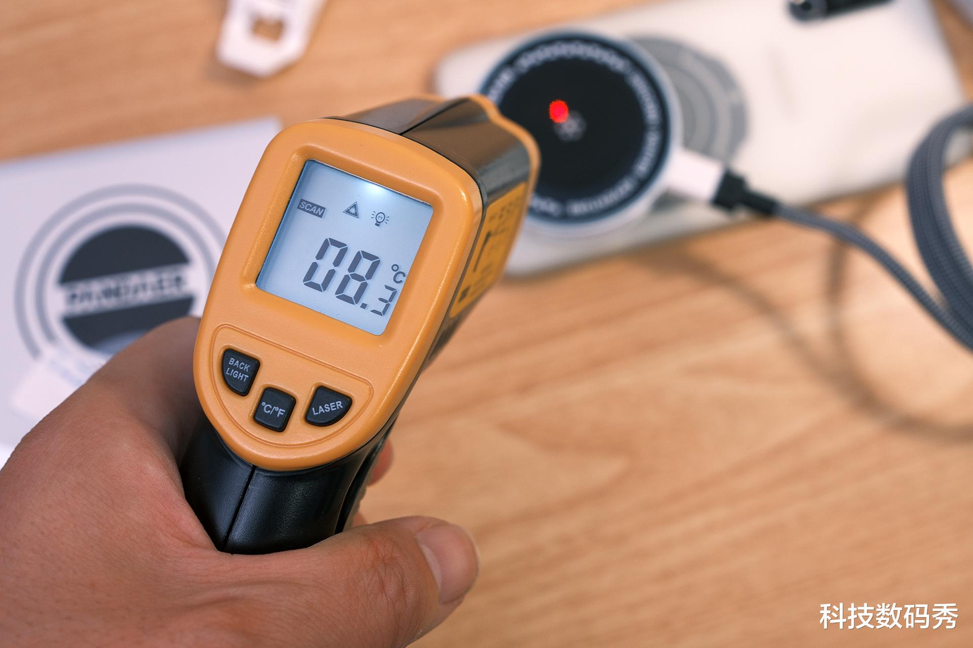 魅族PANDAER冰能秒磁散热背夹，小冰贴，轻贴即凉