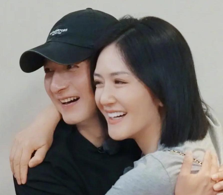 这一次，被央视力邀主持中秋晚会的谢娜，“面相”真的变了！