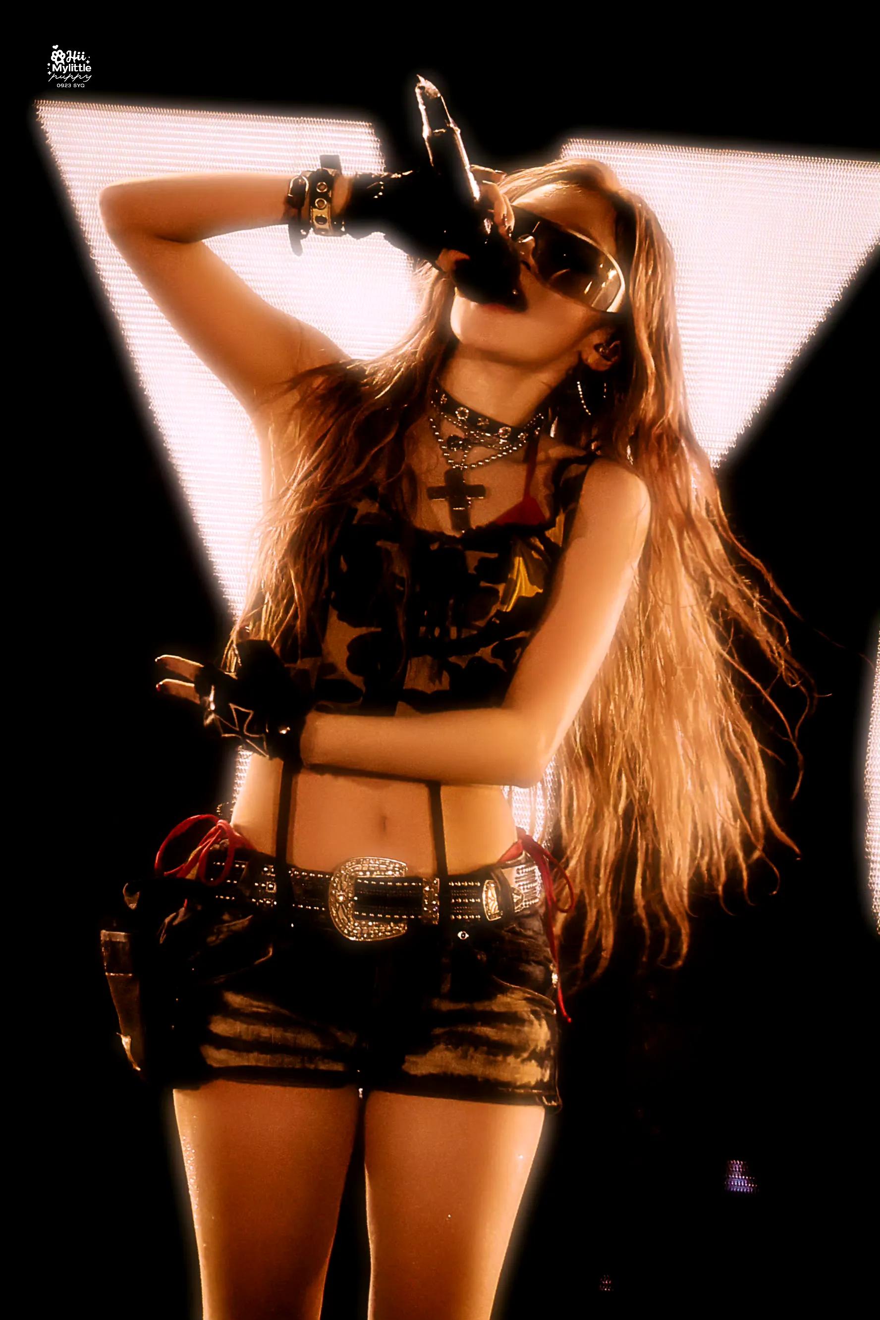 宋雨琦演唱会性感图片